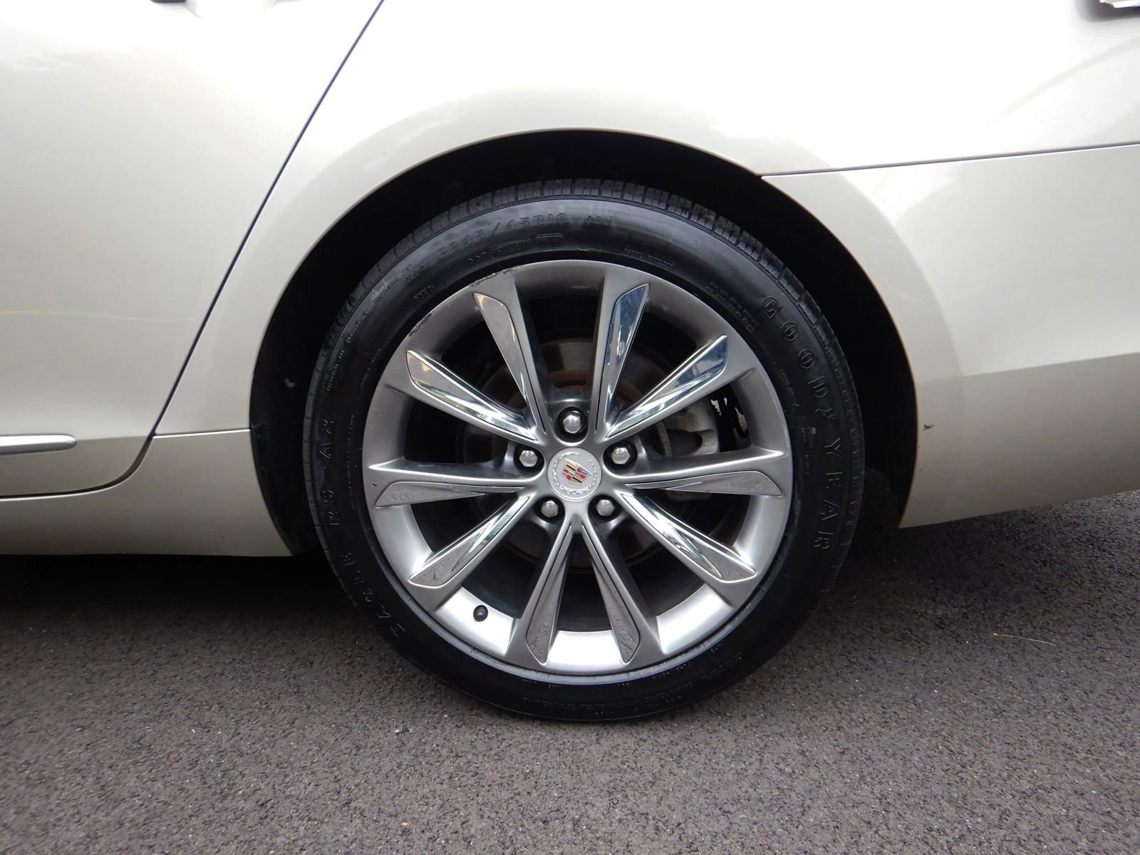 Used 2013 Cadillac XTS image 27