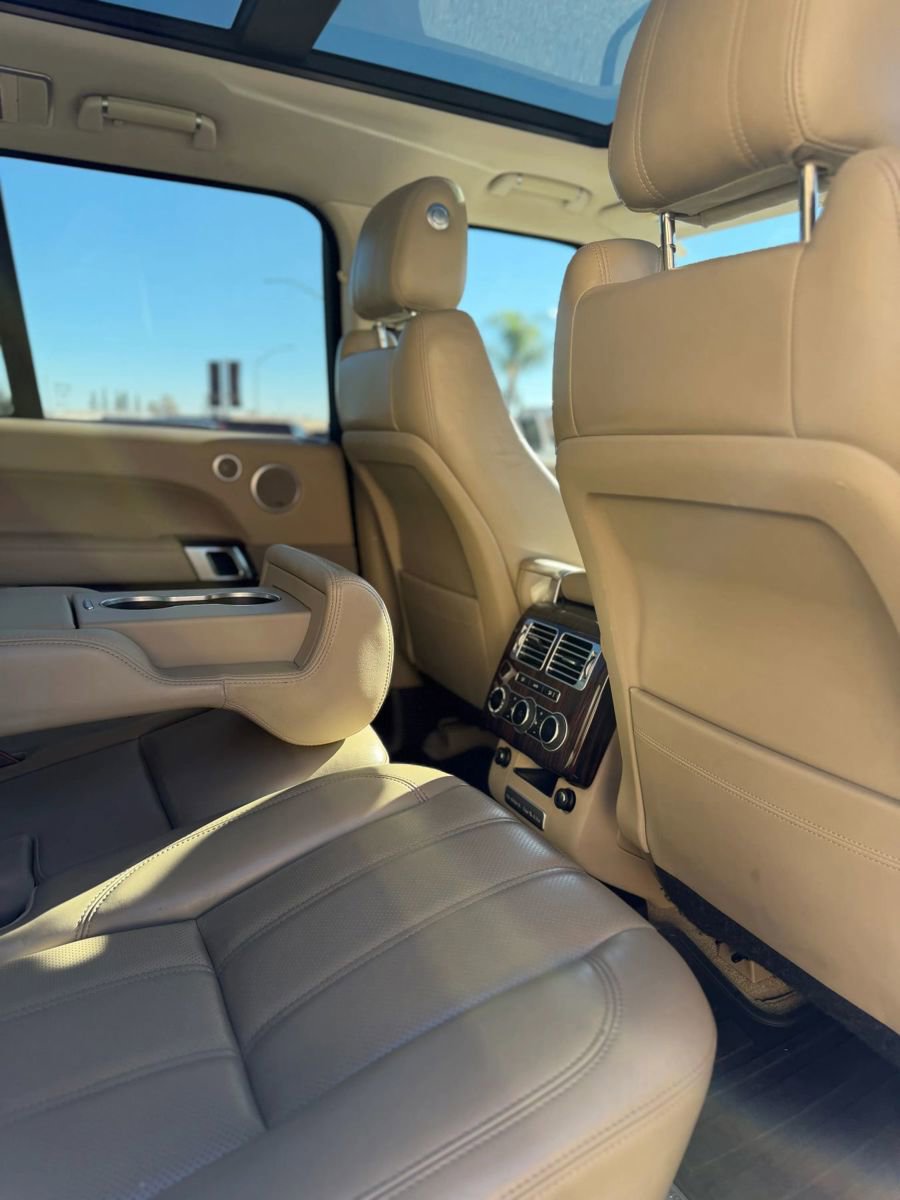 Used 2015 Land Rover Range Rover HSE image 9