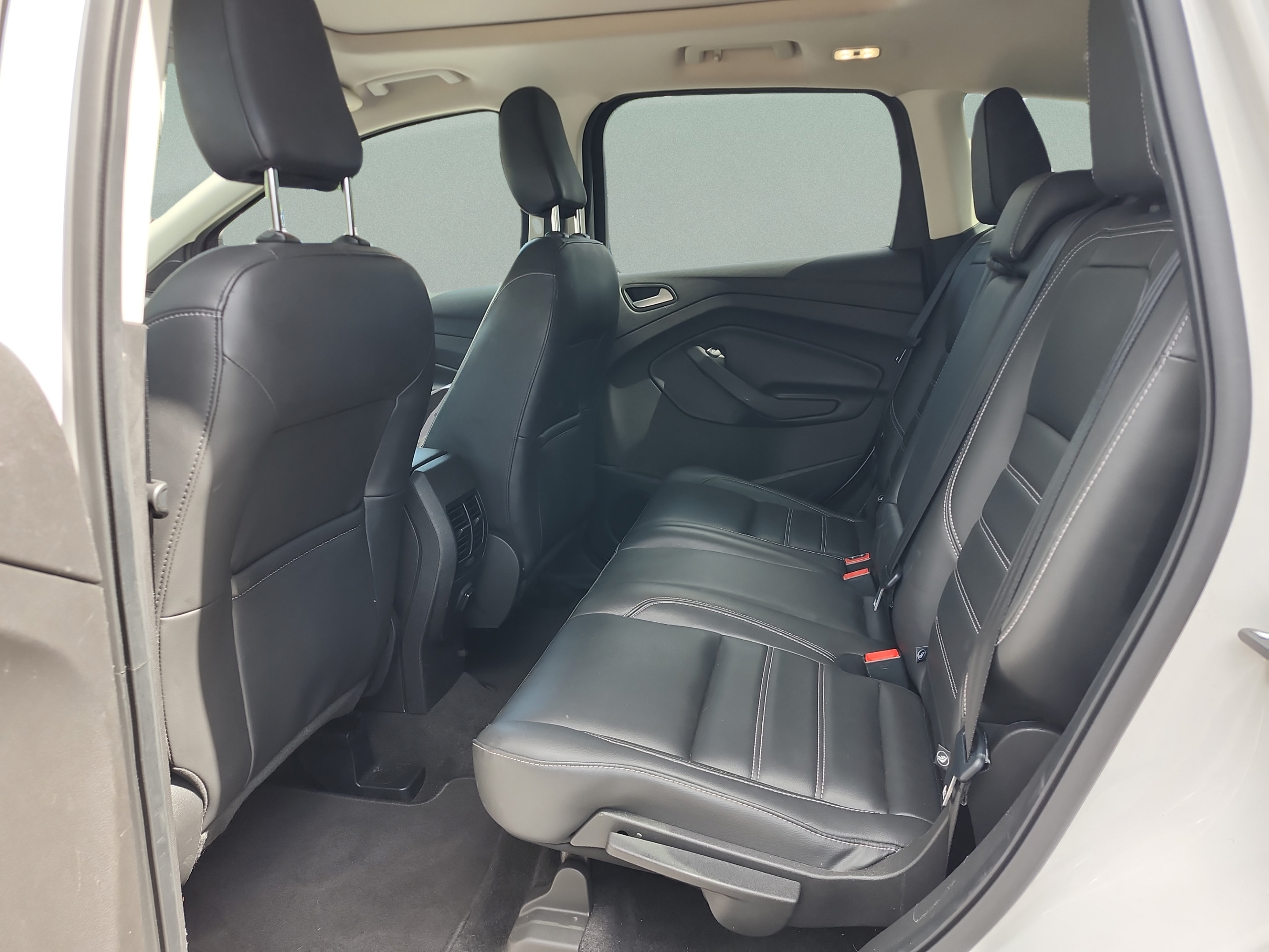 Used 2019 Ford Escape SEL FWD image 16