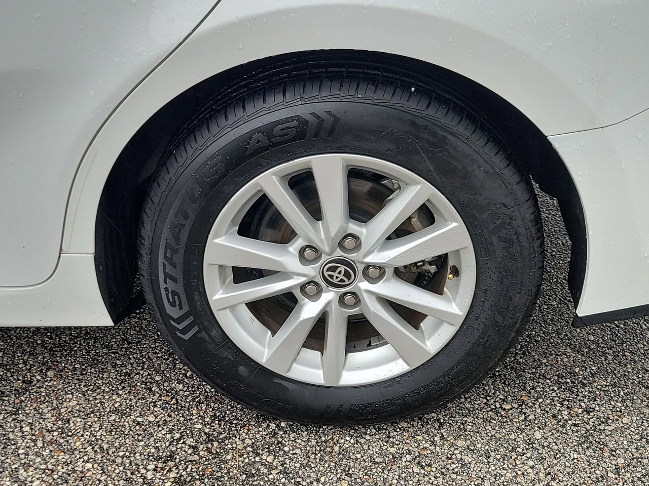 Used 2025 Toyota Camry LE image 5
