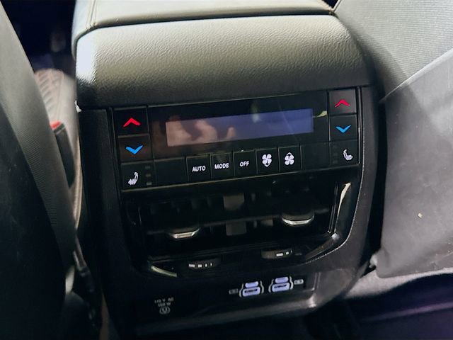 Used 2021 Jeep Grand Cherokee L Summit w/ Luxury Tech Group V image 25