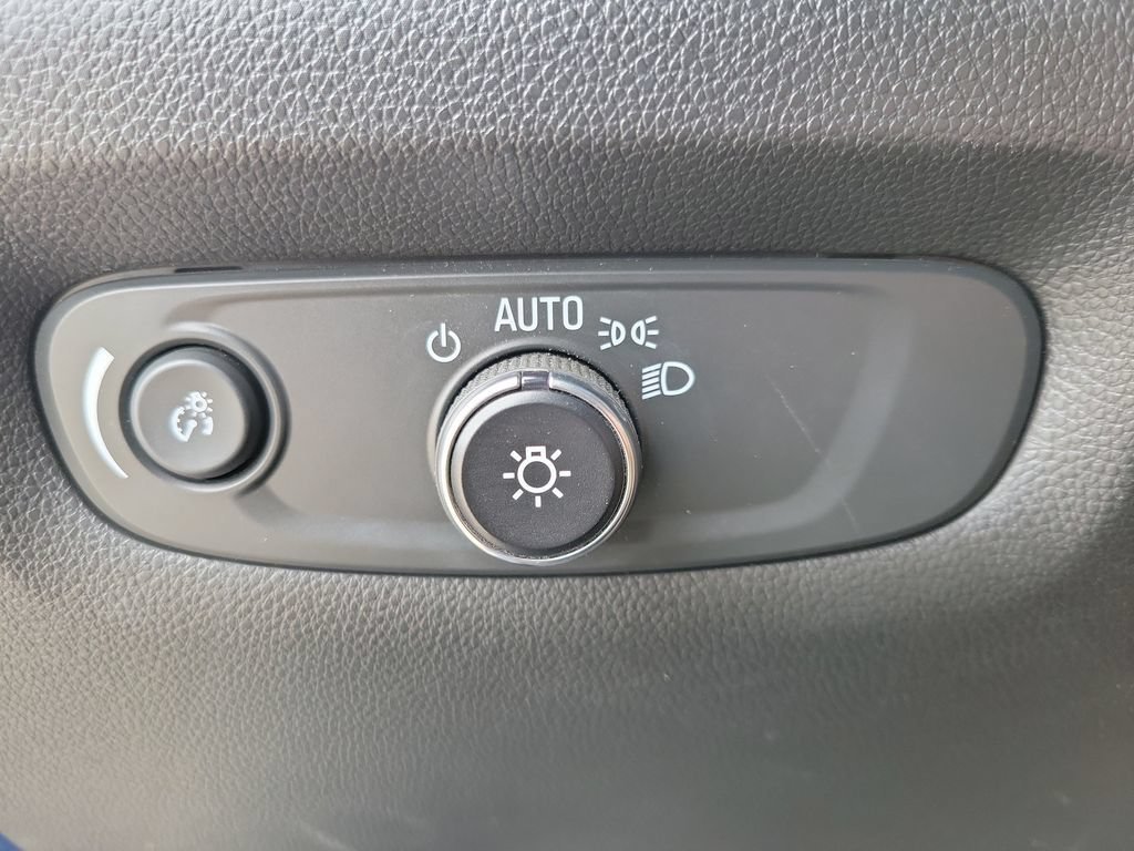 Used 2023 Chevrolet Traverse LT w/ LPO, Floor Liner Package AWD/4WD image 24