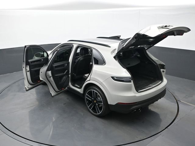 Certified 2023 Porsche Cayenne AWD/4WD image 28