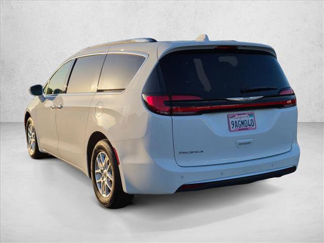 Used 2021 Chrysler Pacifica Touring-L w/ Uconnect Theater Family Group FWD image 8