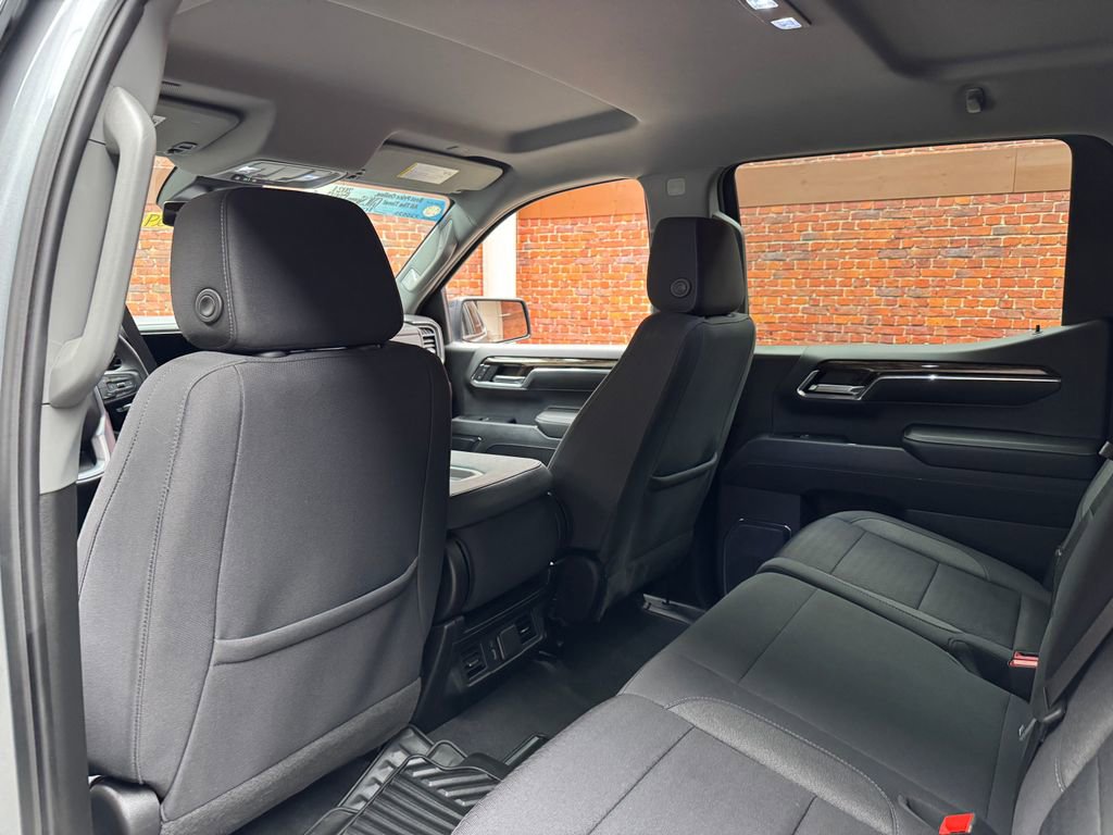 Used 2024 GMC Sierra 1500 Elevation image 25