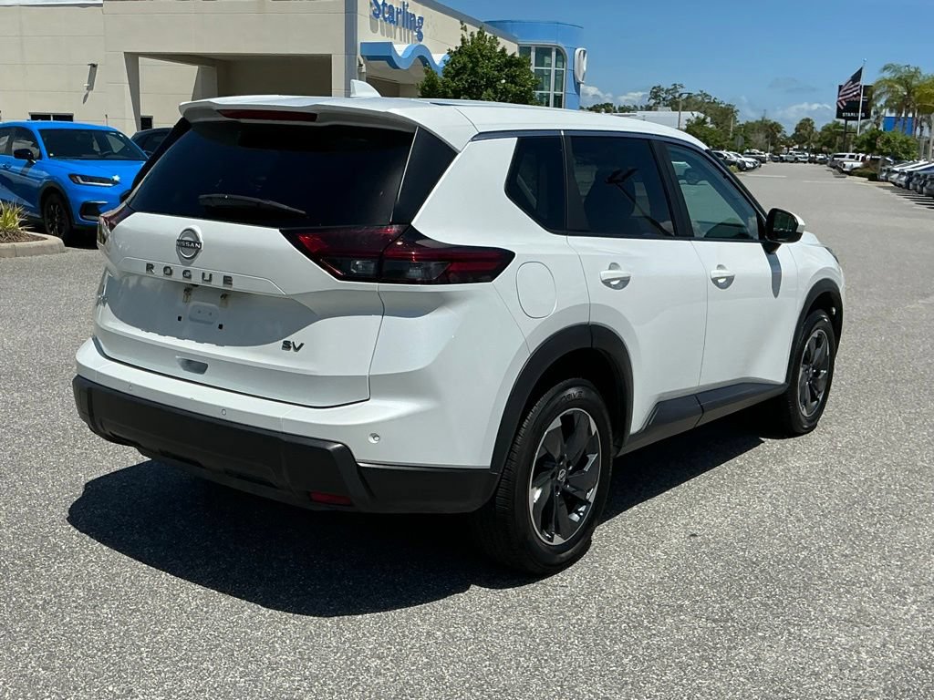 Used 2024 Nissan Rogue SV FWD image 5