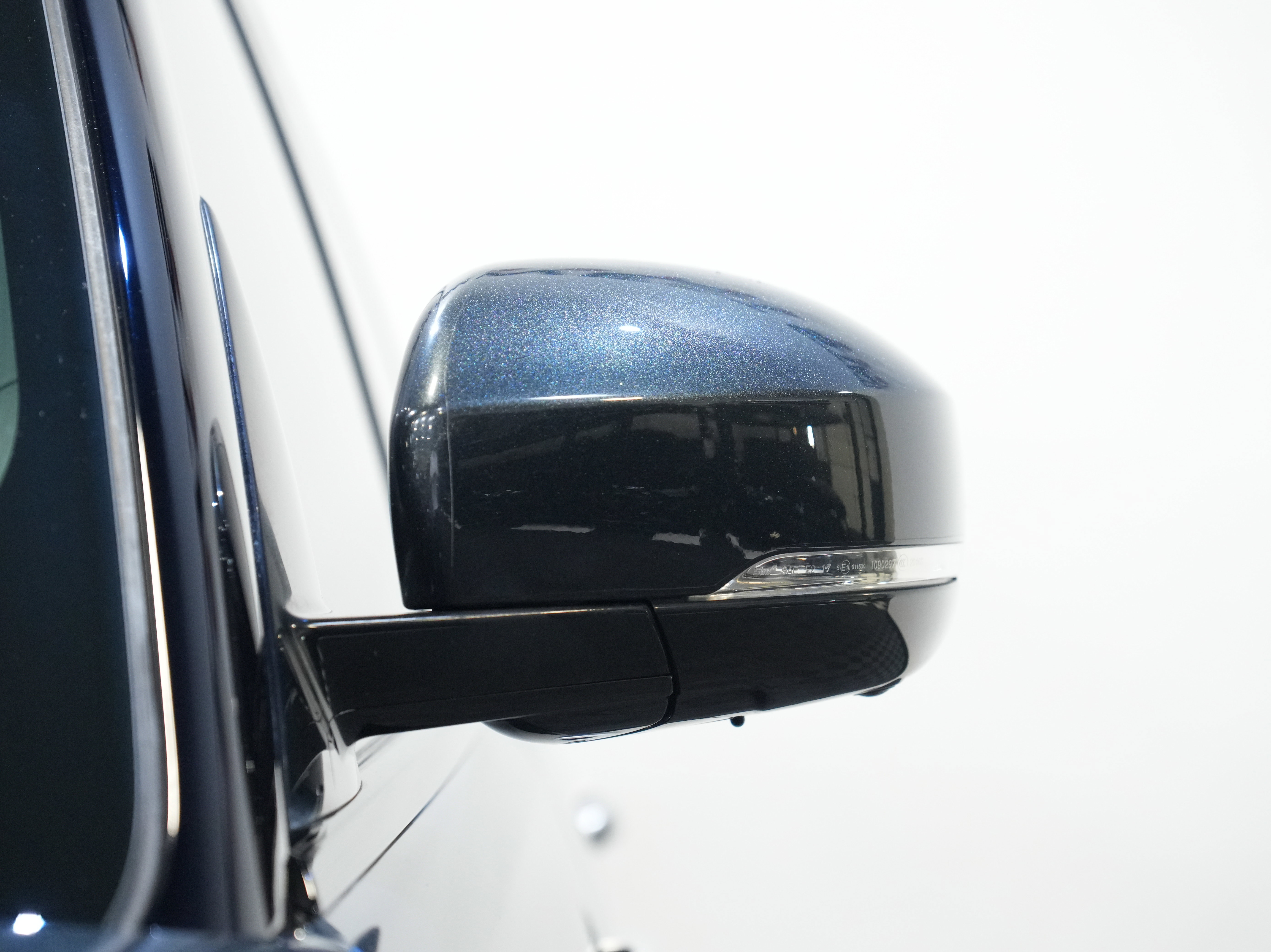 Used 2018 Land Rover Range Rover Long Wheelbase Autobiography image 11