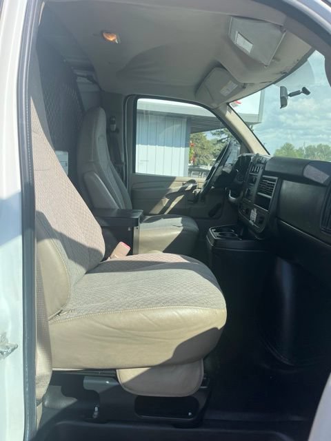 Used 2012 Chevrolet Express 2500 RWD image 29
