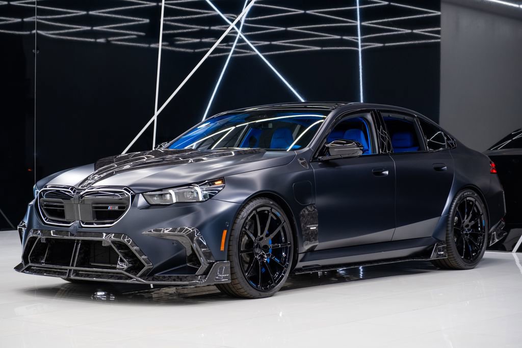 Used 2025 BMW M5 image 3