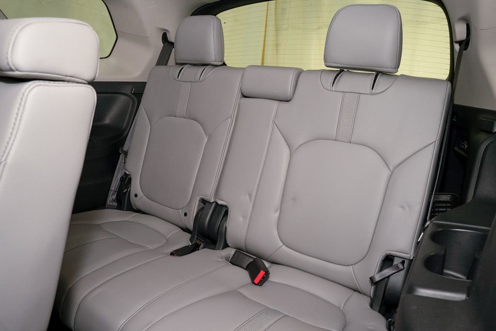 Used 2025 Honda Pilot EX-L image 10