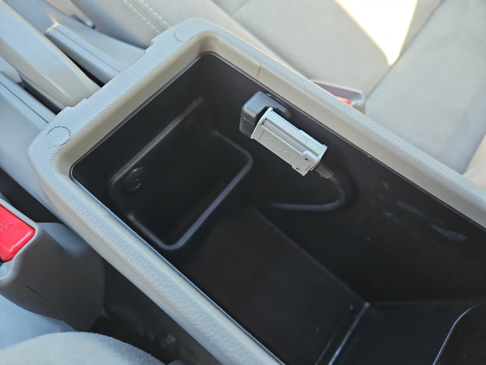 Used 2012 Honda Insight LX image 23