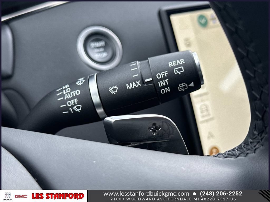 Used 2025 Land Rover Range Rover Evoque S AWD/4WD image 25