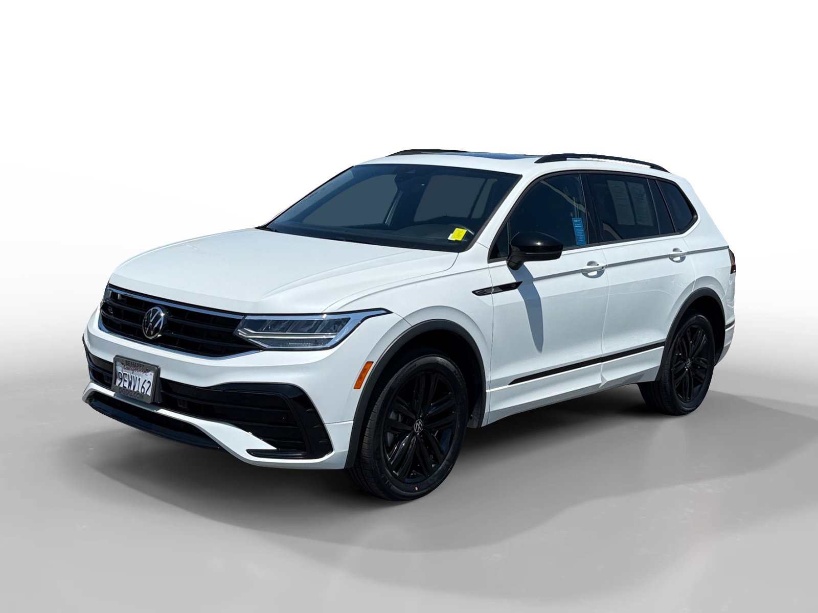 Certified 2022 Volkswagen Tiguan SE R-Line AWD/4WD image 1