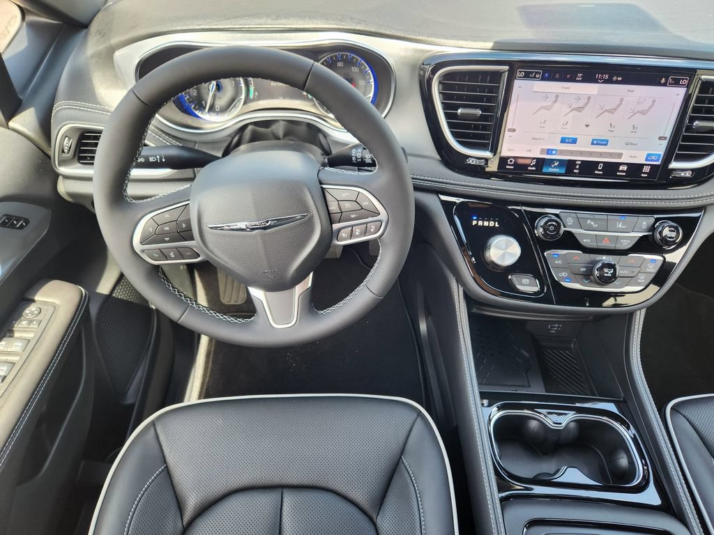 New 2026 Chrysler Pacifica Limited AWD/4WD image 25
