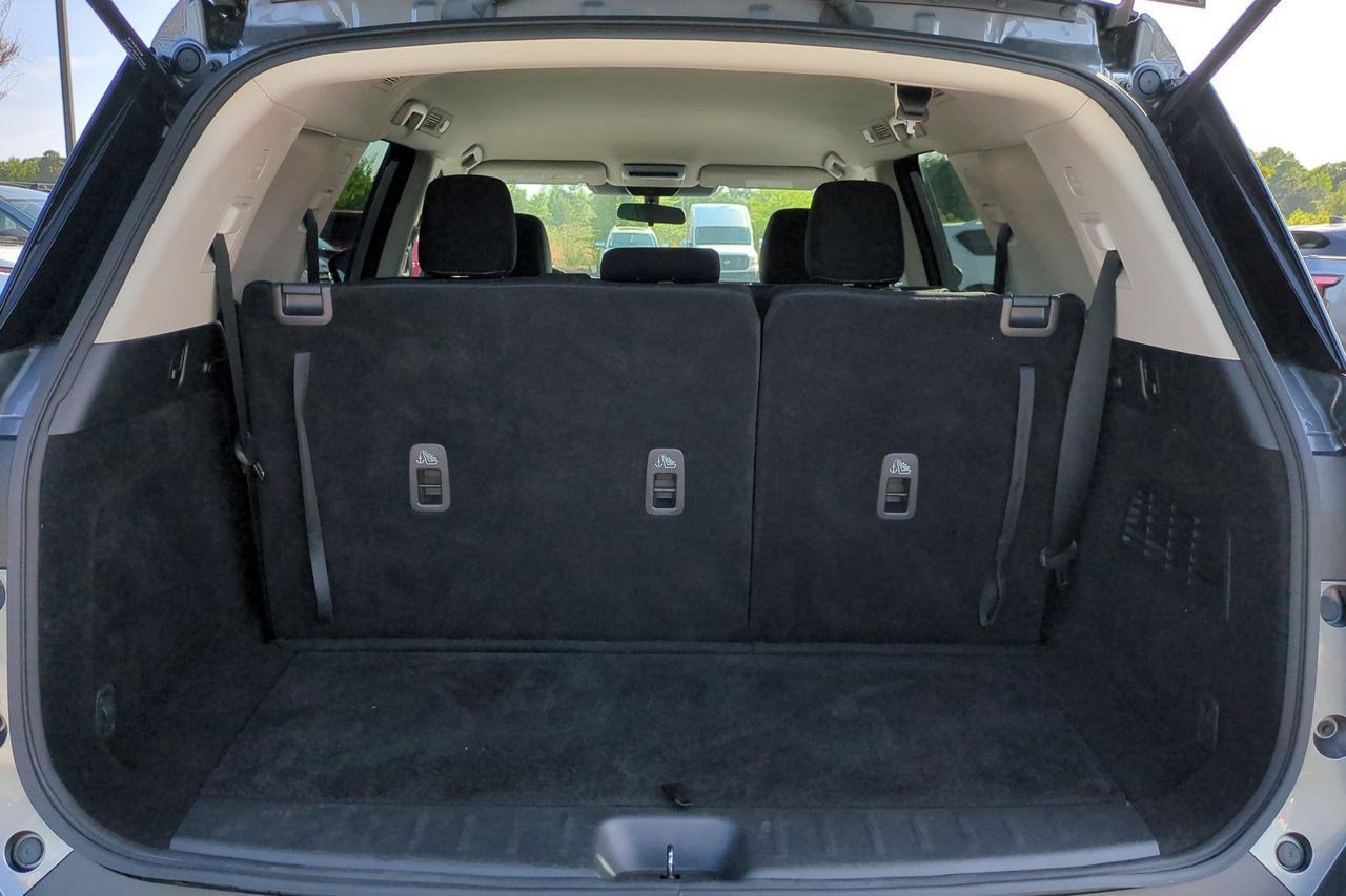 Certified 2023 Nissan Pathfinder SV FWD image 33