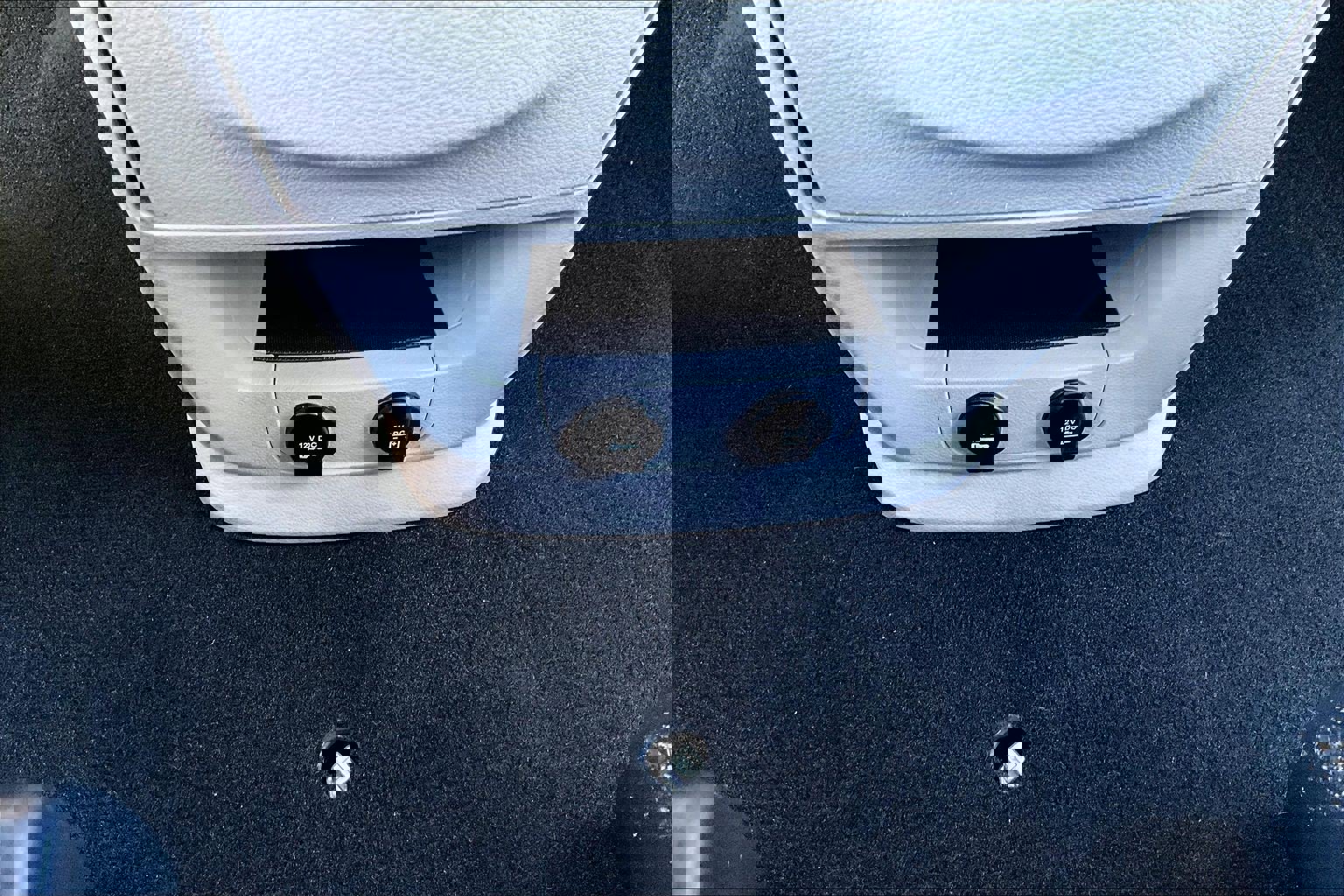 Used 2018 Dodge Grand Caravan SE w/ UConnect Hands-Free Group image 21