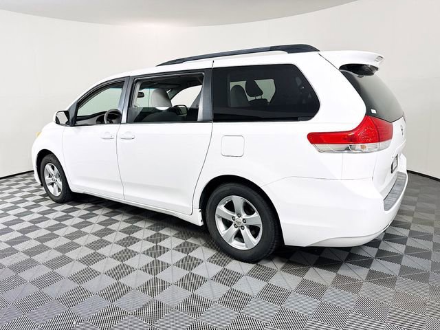 Used 2011 Toyota Sienna LE image 21