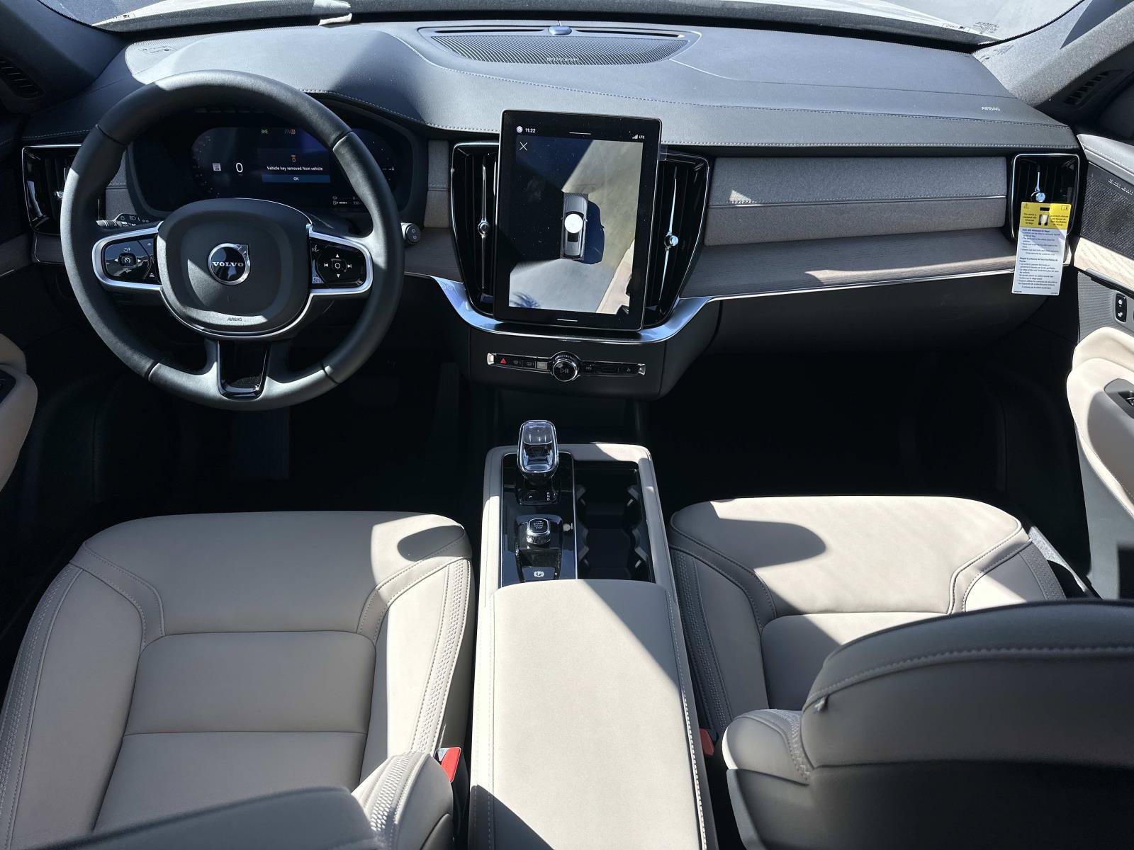 New 2026 Volvo XC90 T8 Plus AWD/4WD image 7