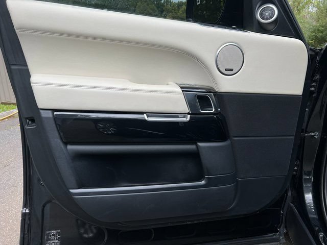 Used 2016 Land Rover Range Rover Supercharged AWD/4WD image 10