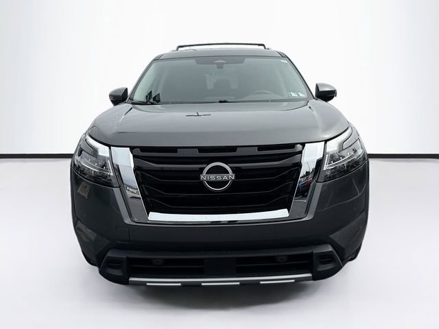 Used 2023 Nissan Pathfinder SL video 2