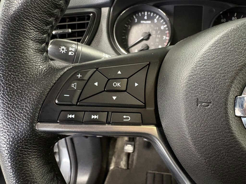 Used 2019 Nissan Rogue S image 19