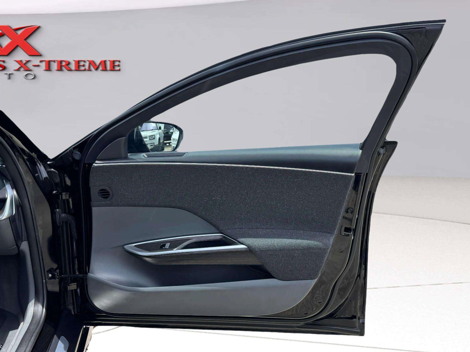Used 2025 Lucid Air Pure RWD image 60