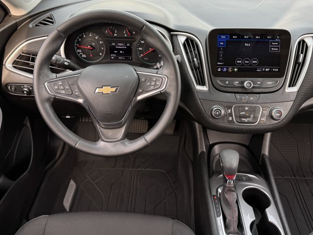 Used 2025 Chevrolet Malibu RS FWD image 12