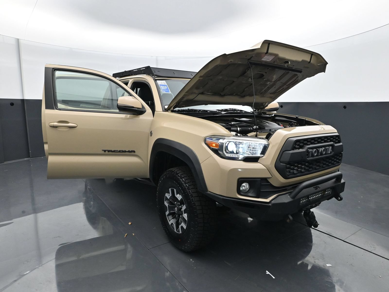 Used 2016 Toyota Tacoma TRD Off-Road AWD/4WD image 37