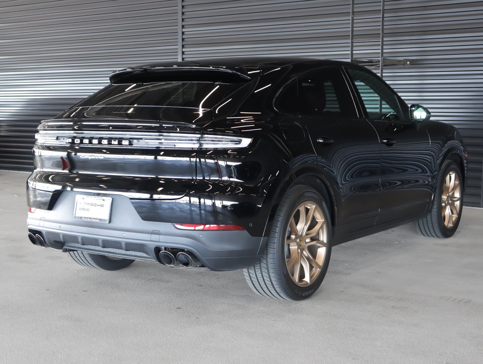 Certified 2024 Porsche Cayenne Coupe AWD/4WD image 10