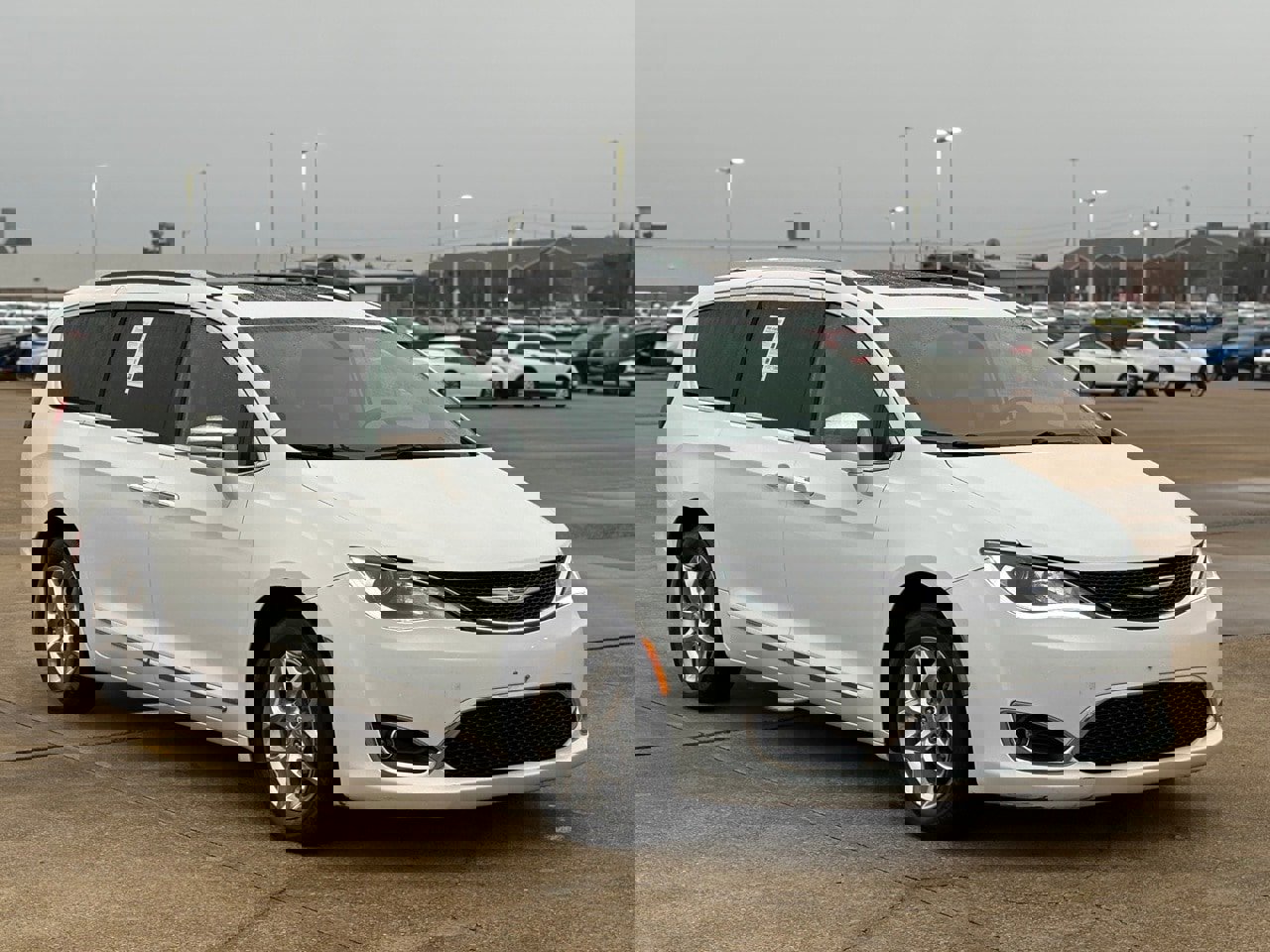 Used 2018 Chrysler Pacifica Limited image 5