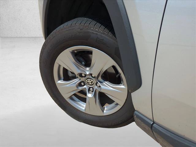 Used 2025 Toyota RAV4 XLE AWD/4WD image 10
