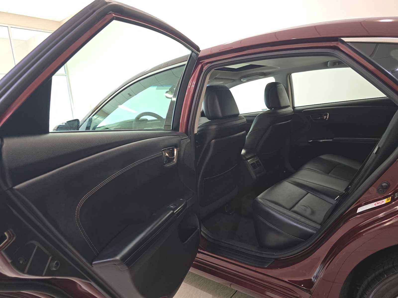 Used 2015 Toyota Avalon XLE Touring FWD image 24