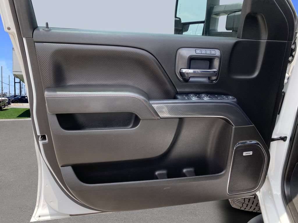 Used 2019 GMC Sierra 2500 SLT w/ Duramax Plus Package AWD/4WD image 14