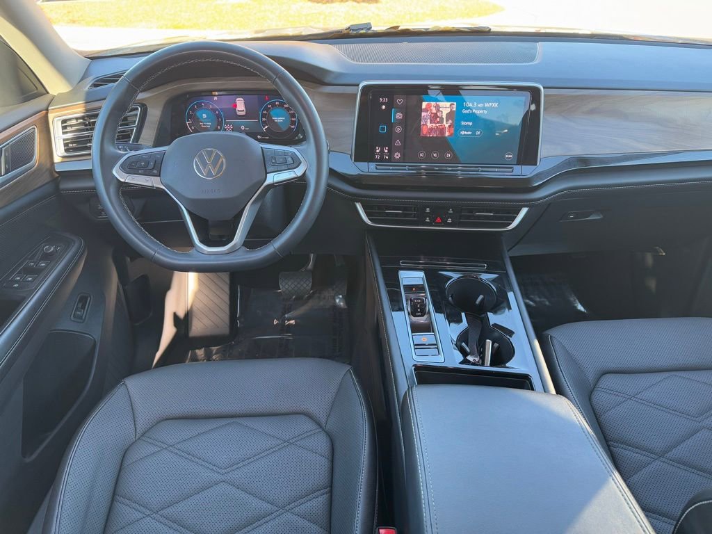 Used 2024 Volkswagen Atlas SE image 4