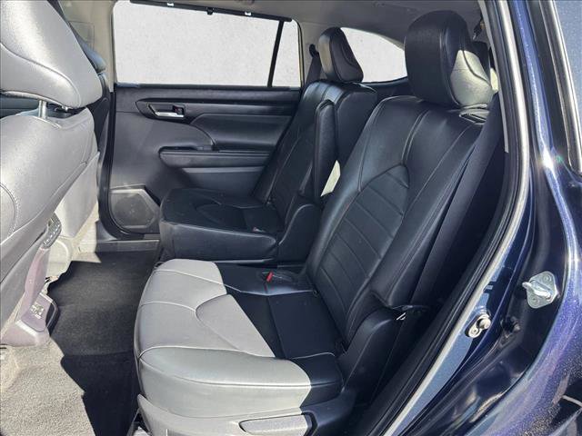 Used 2024 Toyota Highlander XLE image 17