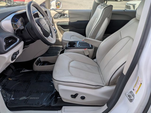 Used 2018 Chrysler Pacifica Limited w/ Advanced Safetytec Group FWD image 16