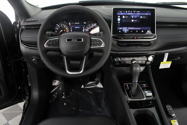 New 2026 Jeep Compass Limited w/ Limited Altitude Pack image 9