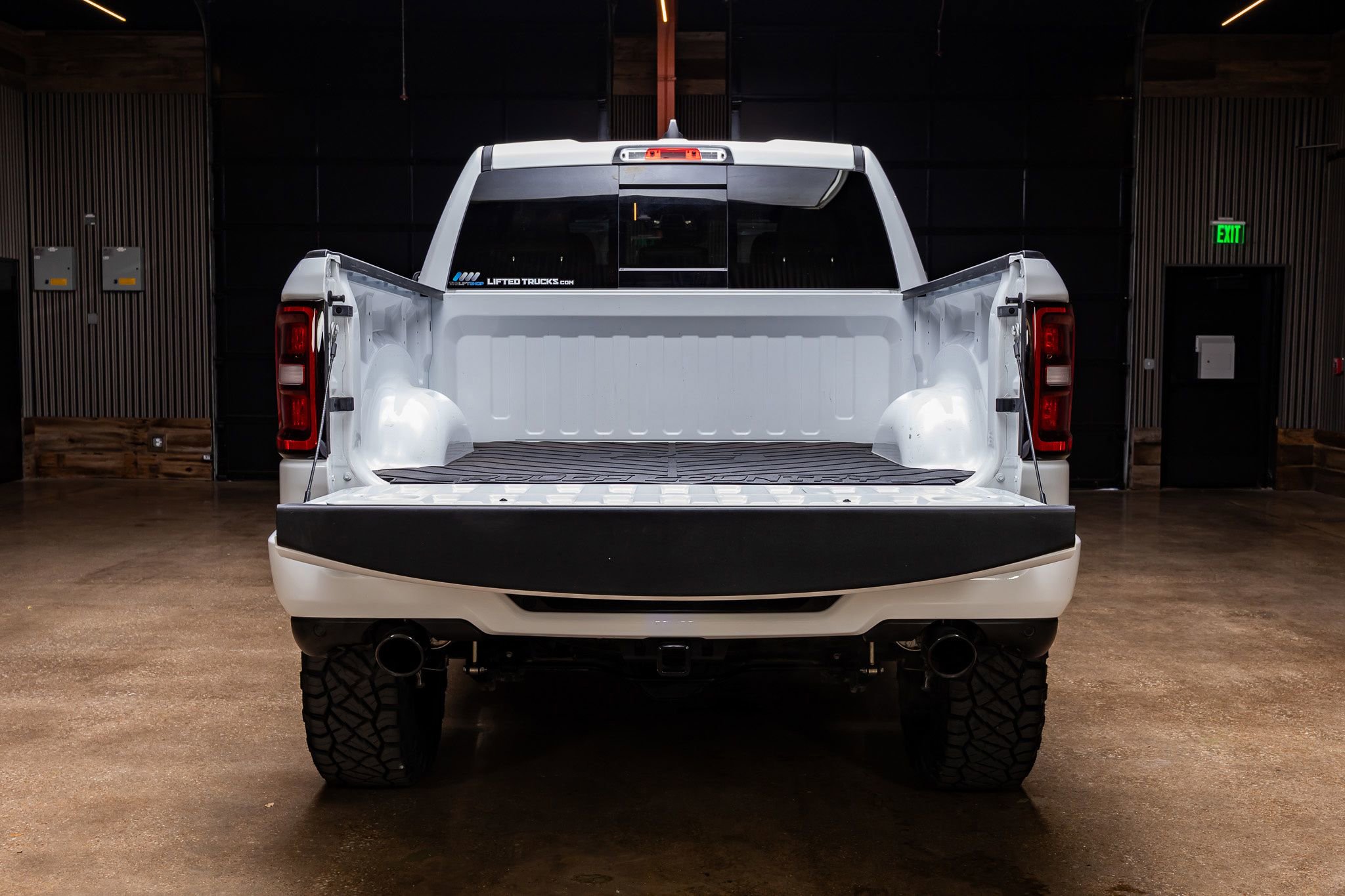 Used 2025 RAM 1500 Laramie w/ Night Edition image 9