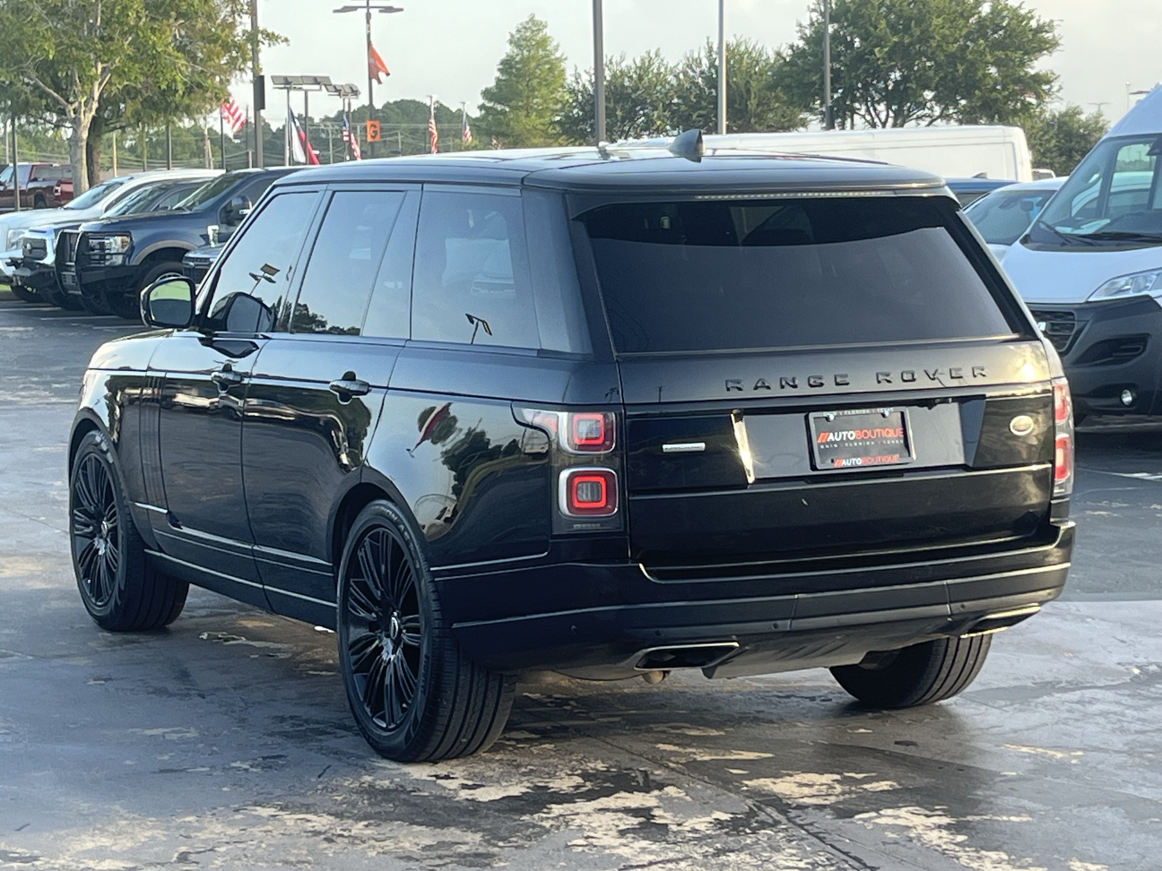 Used 2018 Land Rover Range Rover Supercharged AWD/4WD image 11