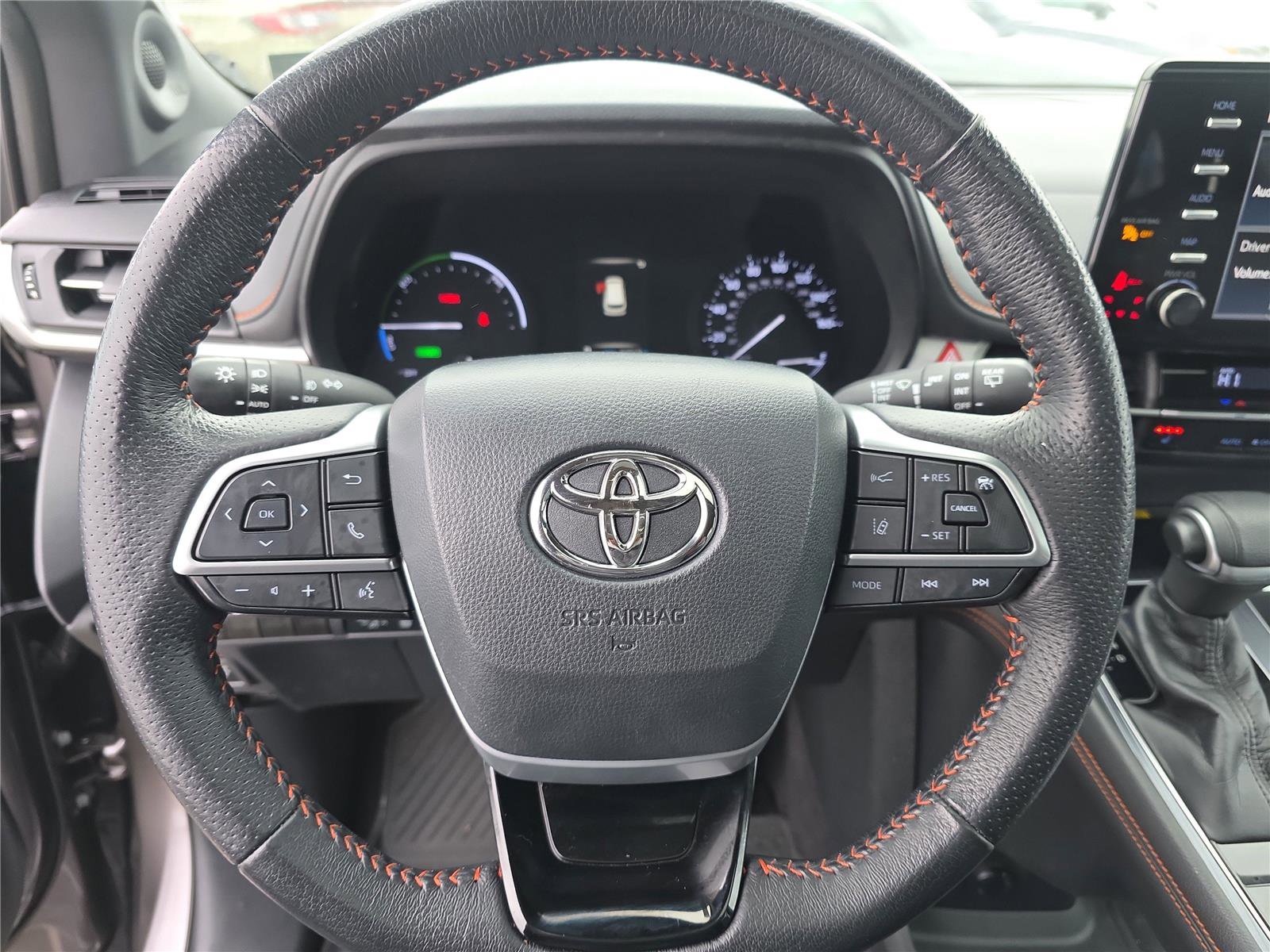 Used 2021 Toyota Sienna XSE w/ XSE Plus Package image 18