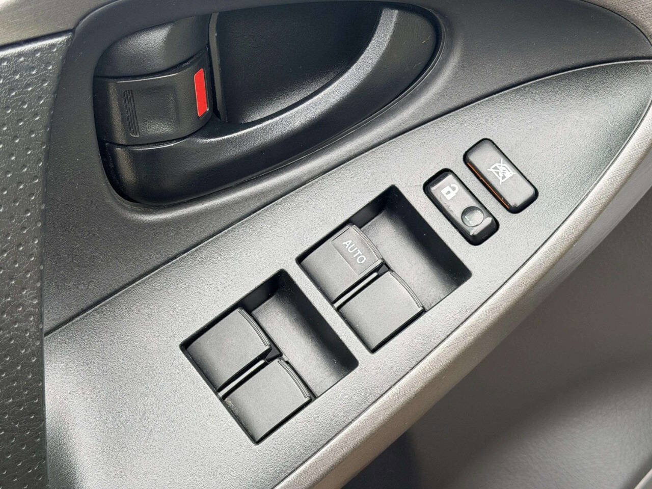 Used 2012 Toyota RAV4 FWD w/ Value Pkg image 13