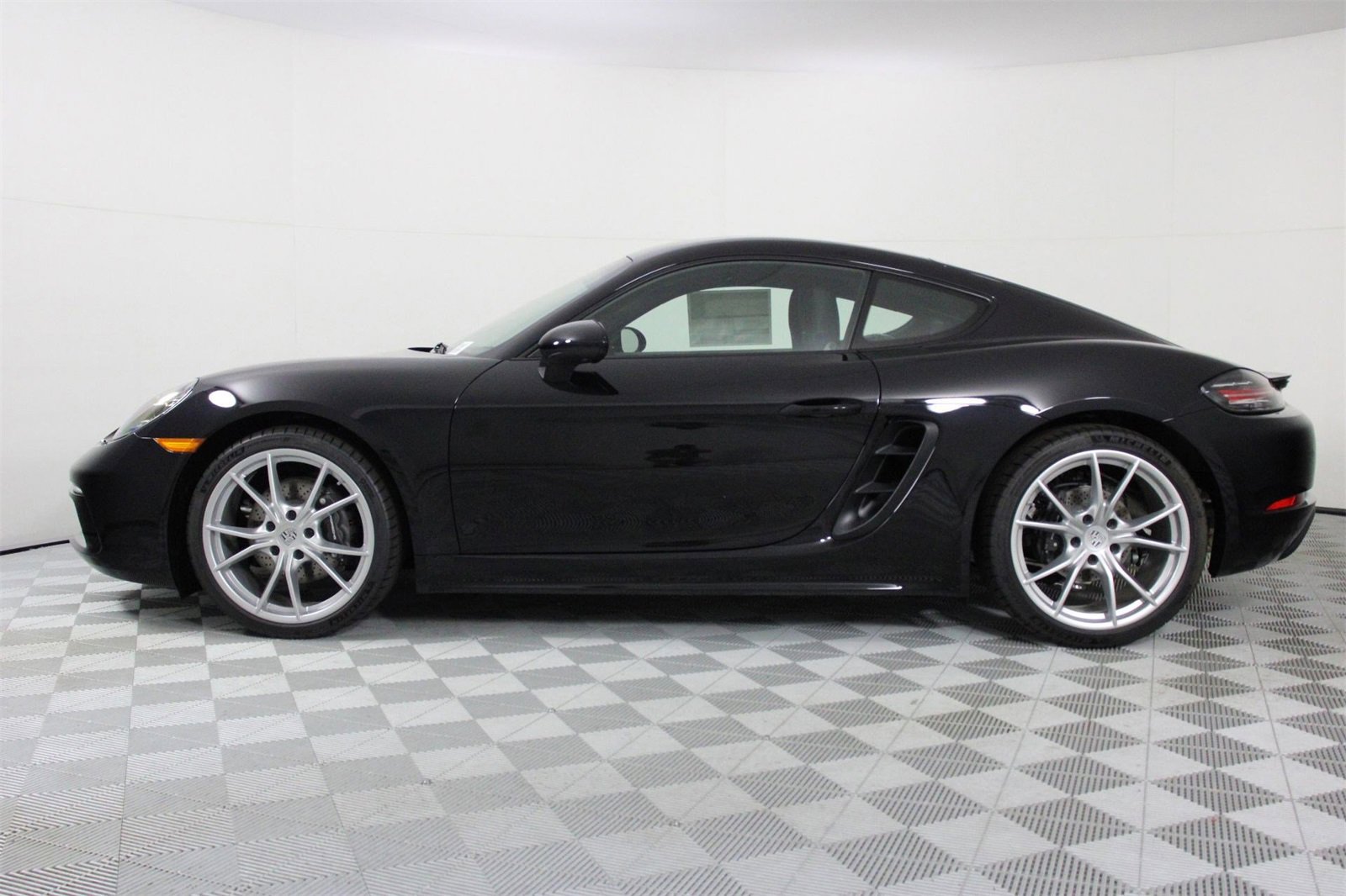 New 2025 Porsche 718 Cayman image 2