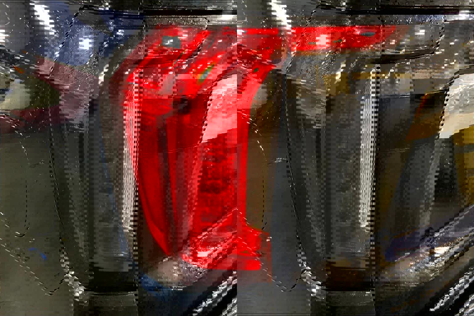 Used 2021 GMC Yukon SLT w/ SLT Premium Package image 29