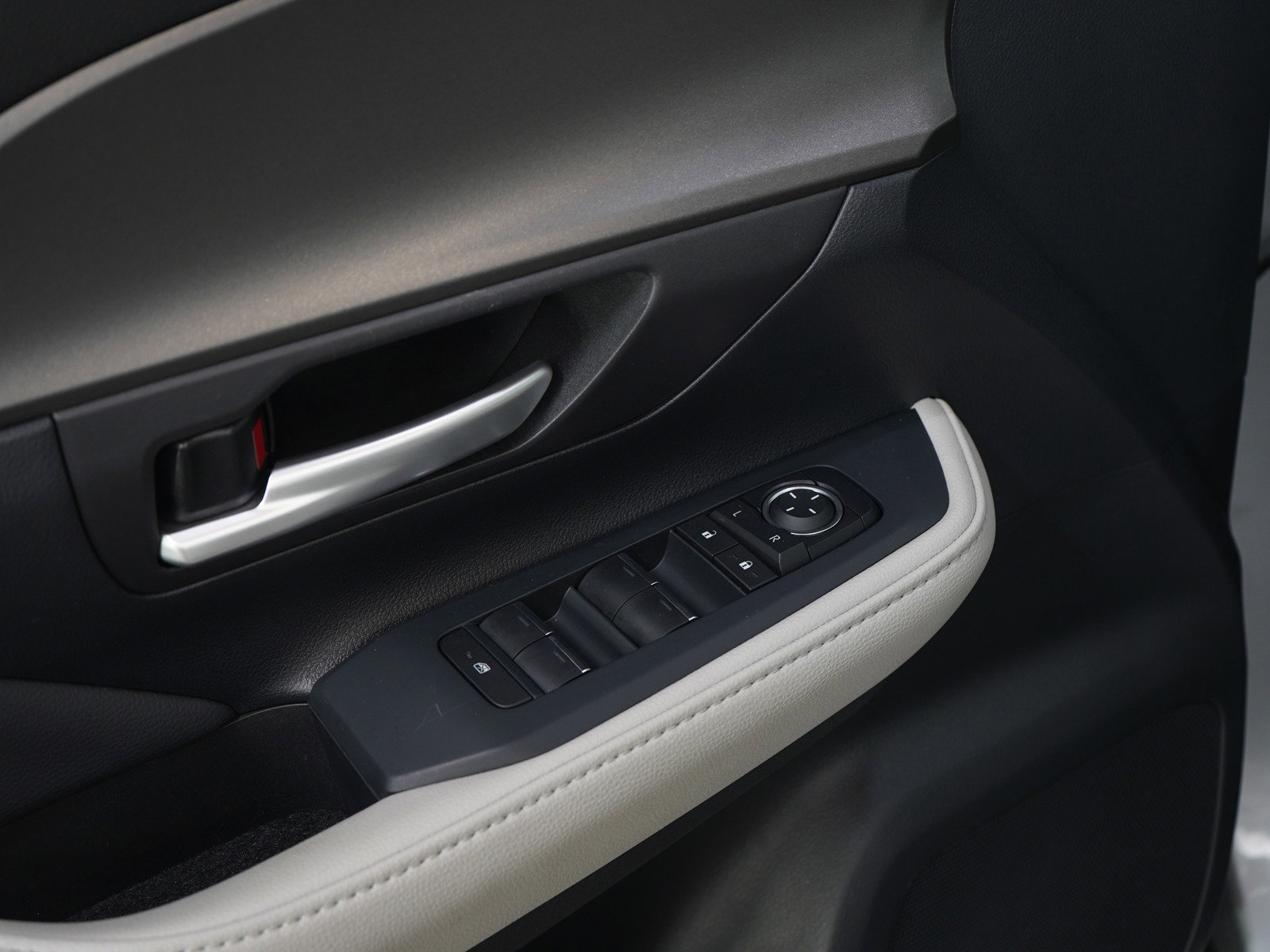 Used 2025 Toyota Grand Highlander AWD Hybrid image 23