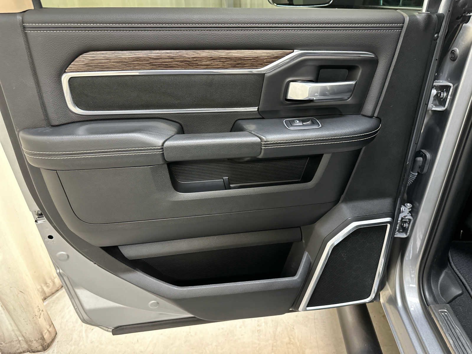 Used 2021 RAM 2500 Laramie image 29