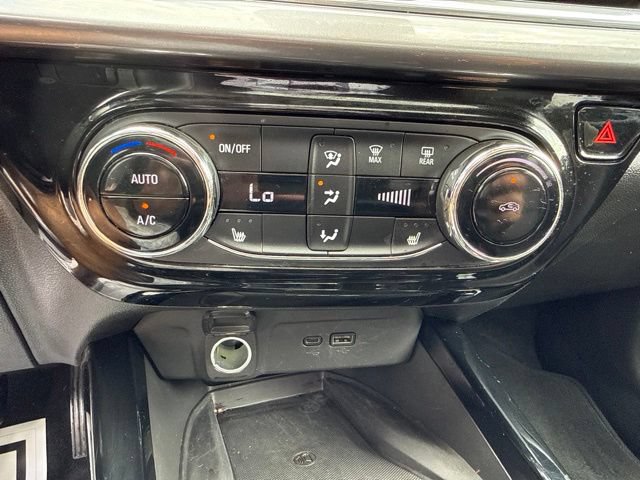 Used 2025 Chevrolet Trax ACTIV w/ Sunroof Package FWD image 16
