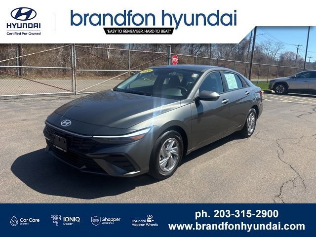 Certified 2026 Hyundai Elantra SE w/ Cargo Package FWD image 3