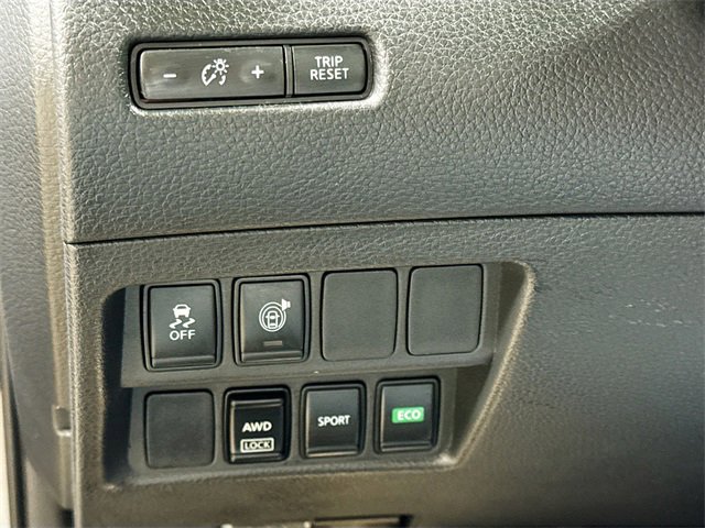 Used 2017 Nissan Rogue S image 12