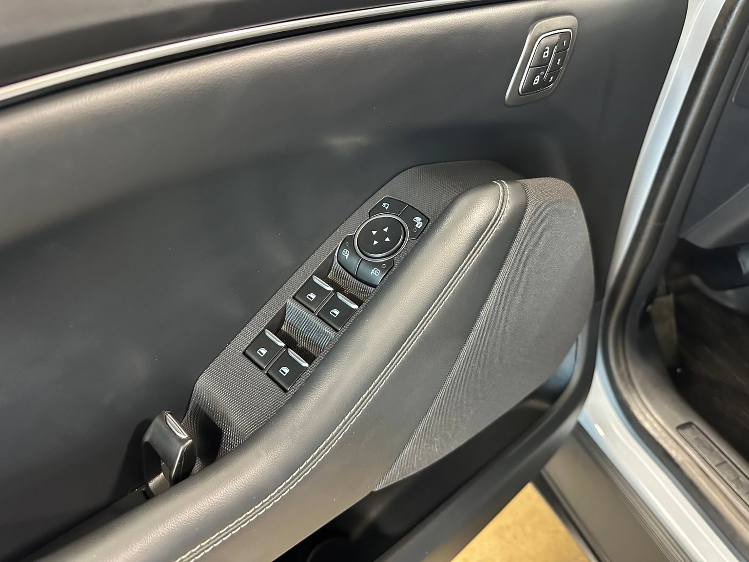 Used 2024 Ford Mustang Mach-E Select w/ Comfort Package Lite RWD image 12