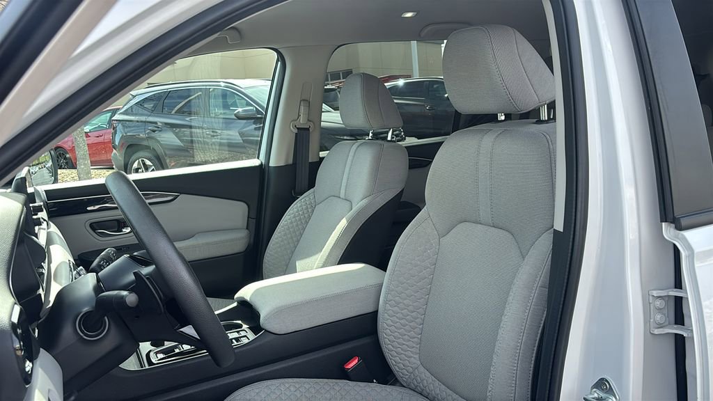 Used 2023 Honda Pilot LX image 10